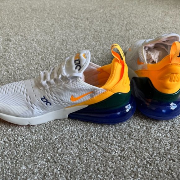 Nike Women's Air Max 270 - Picture 3 of 5